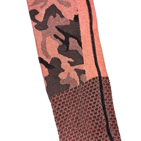 Engineered Life Camo Activewear Set - Picture 12 of 14